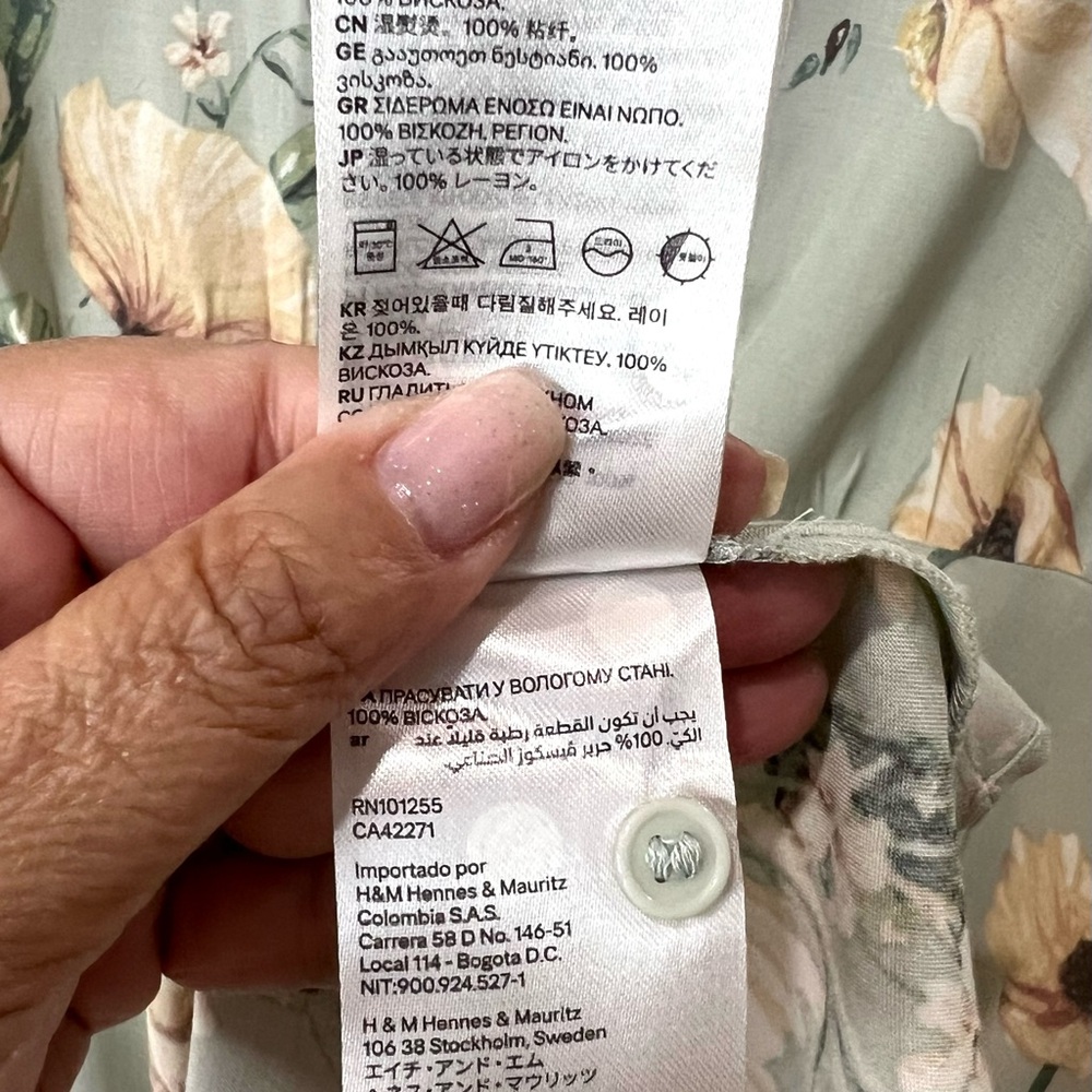 H & M Floral V Neck Button Down Short Sleeve Summer Midi Dress SZ 10 NWOT - Picture 10 of 11